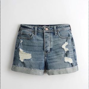 Hollister High Rise Distressed Mom Shorts 3”